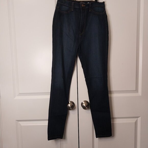 Fashion Nova High Waist Jeans - Picture 2 of 9